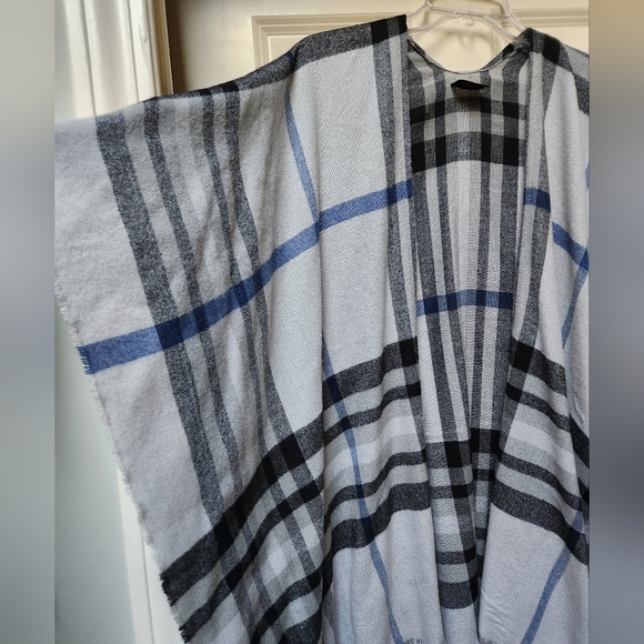 Lord & Taylor Plaid Ruana/ Poncho with Fringe - Picture 3 of 6